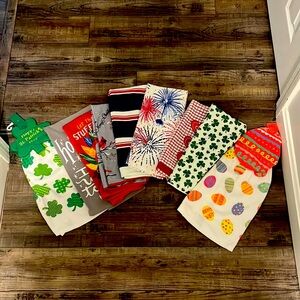Array of 9 holiday never used hand towels!